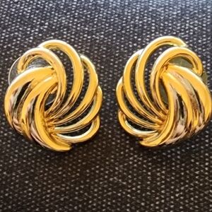 Vintage Circle gold tone swirl earrings